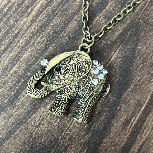 Claire's Elephant Necklace ASO Elena Gilbert - Picture 5 of 10